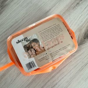 New Sleepytie - preserves blowouts and hair styling